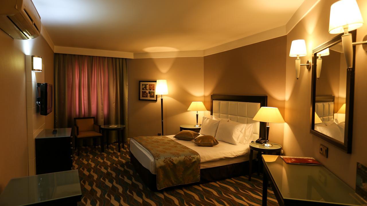 Sivas Bueyuek Hotel Extérieur photo