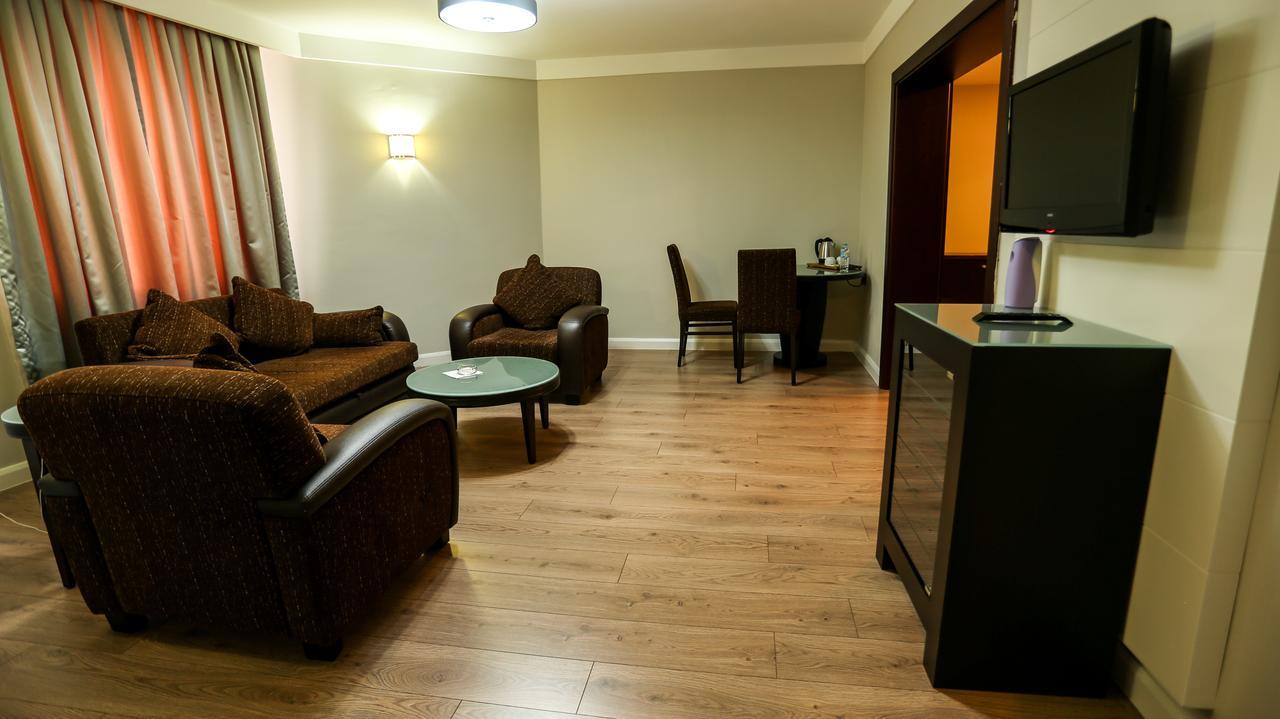 Sivas Bueyuek Hotel Extérieur photo